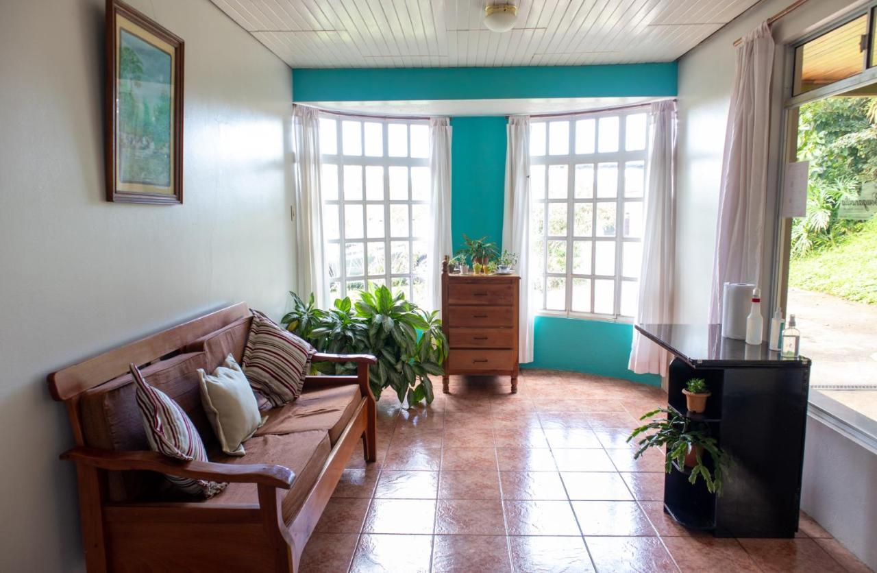 San Ramón Hostel Bouganvilia Bed And Breakfast מראה חיצוני תמונה
