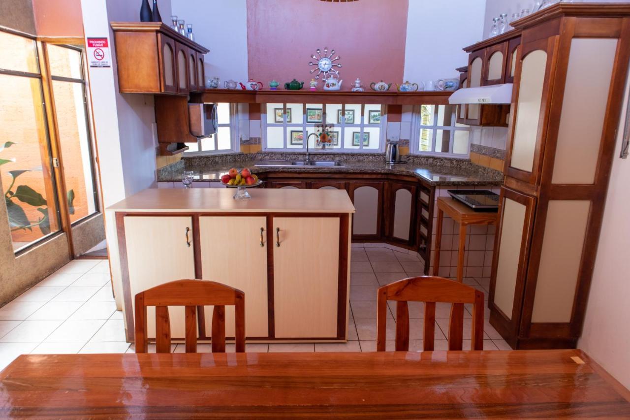 San Ramón Hostel Bouganvilia Bed And Breakfast מראה חיצוני תמונה