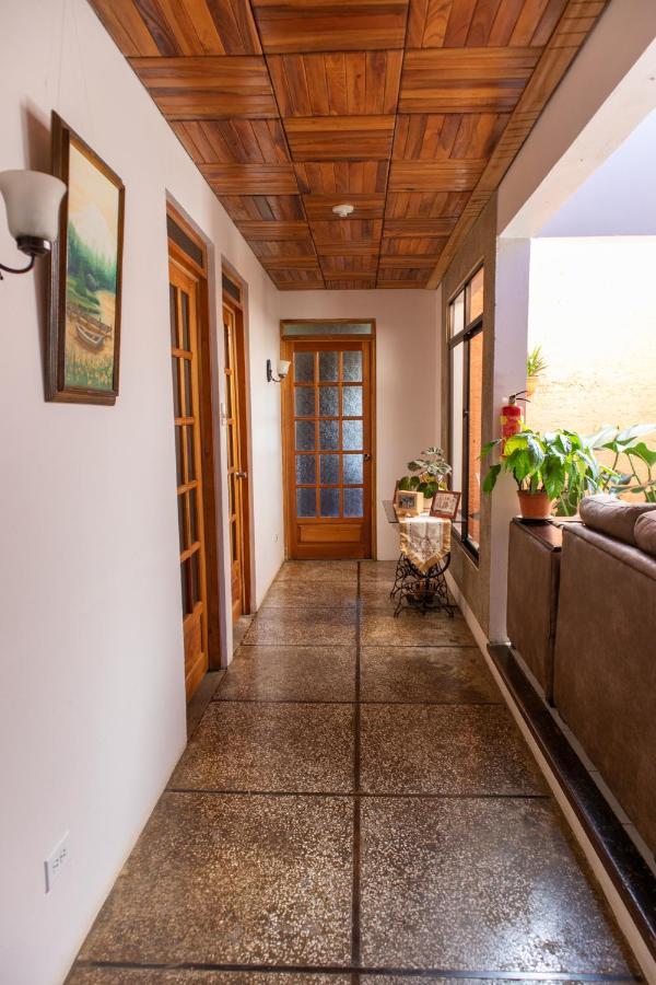 San Ramón Hostel Bouganvilia Bed And Breakfast מראה חיצוני תמונה