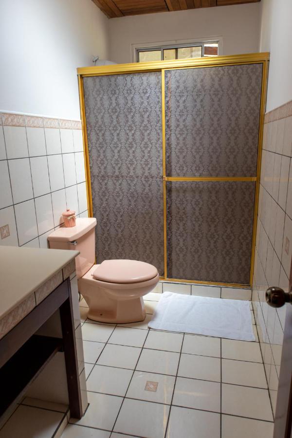 San Ramón Hostel Bouganvilia Bed And Breakfast מראה חיצוני תמונה