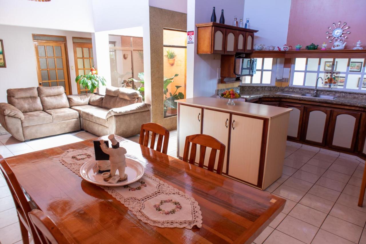 San Ramón Hostel Bouganvilia Bed And Breakfast מראה חיצוני תמונה