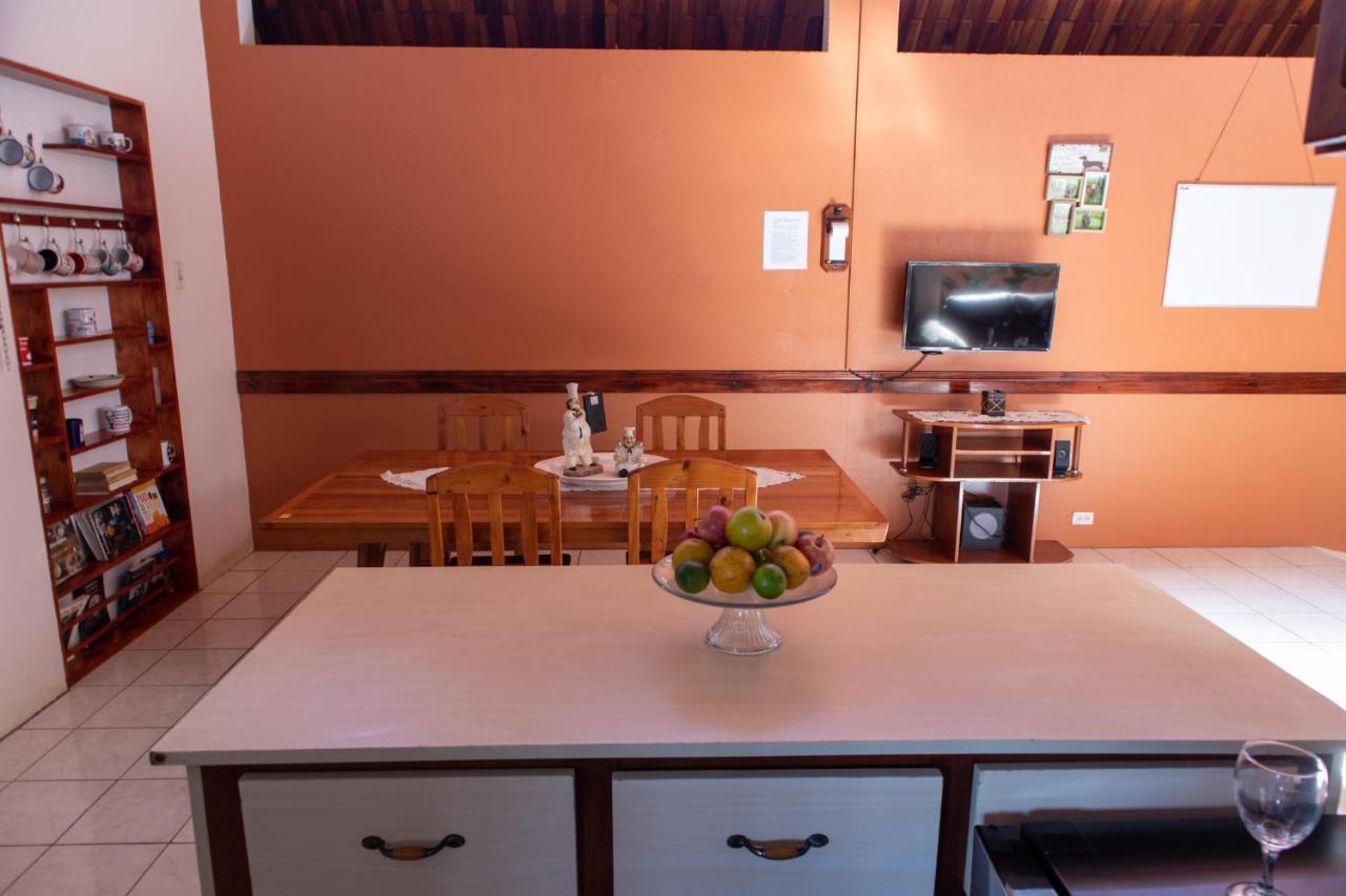 San Ramón Hostel Bouganvilia Bed And Breakfast מראה חיצוני תמונה