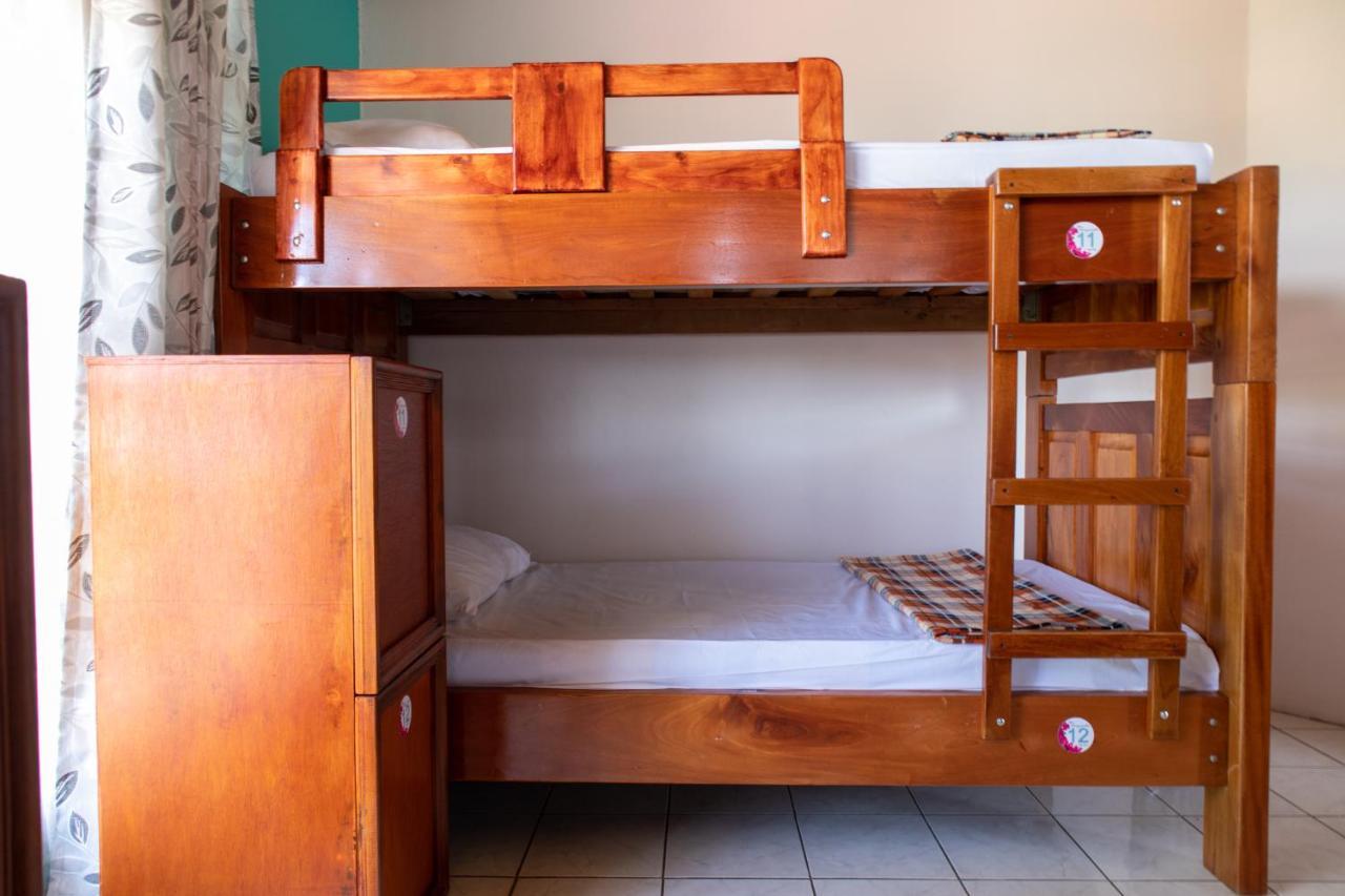 San Ramón Hostel Bouganvilia Bed And Breakfast מראה חיצוני תמונה