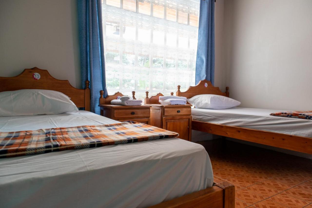 San Ramón Hostel Bouganvilia Bed And Breakfast מראה חיצוני תמונה