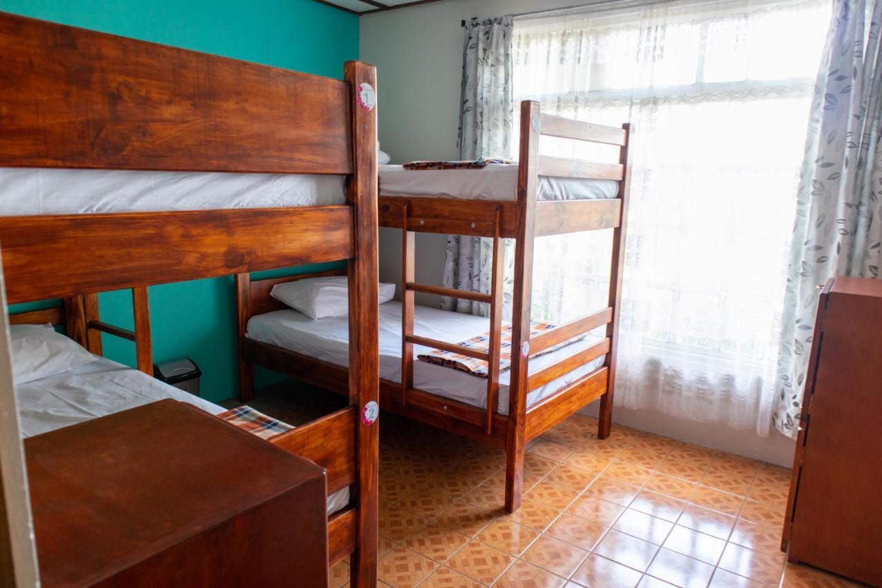 San Ramón Hostel Bouganvilia Bed And Breakfast מראה חיצוני תמונה